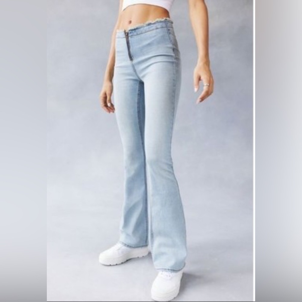 BDG Y2K Cutoff-Waist Low-Rise Jean